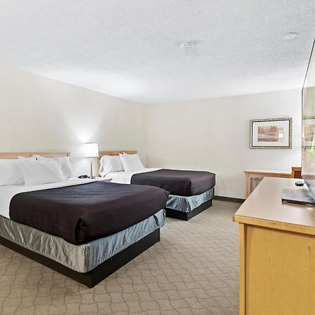 Travelodge Hotel By Wyndham Saskatoon Kültér fotó