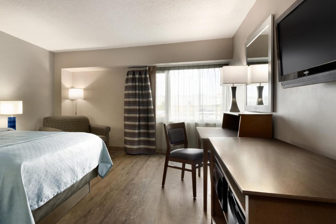 Travelodge Hotel By Wyndham Saskatoon Kültér fotó