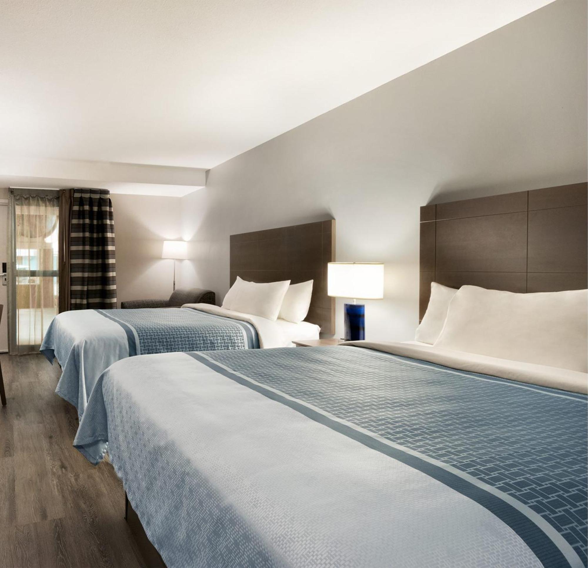 Travelodge Hotel By Wyndham Saskatoon Kültér fotó