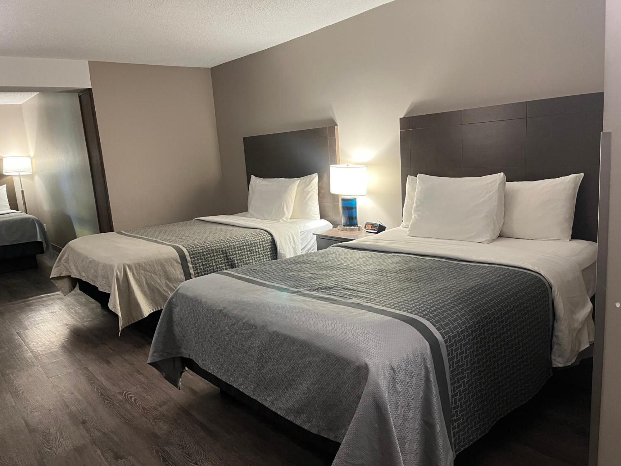 Travelodge Hotel By Wyndham Saskatoon Kültér fotó