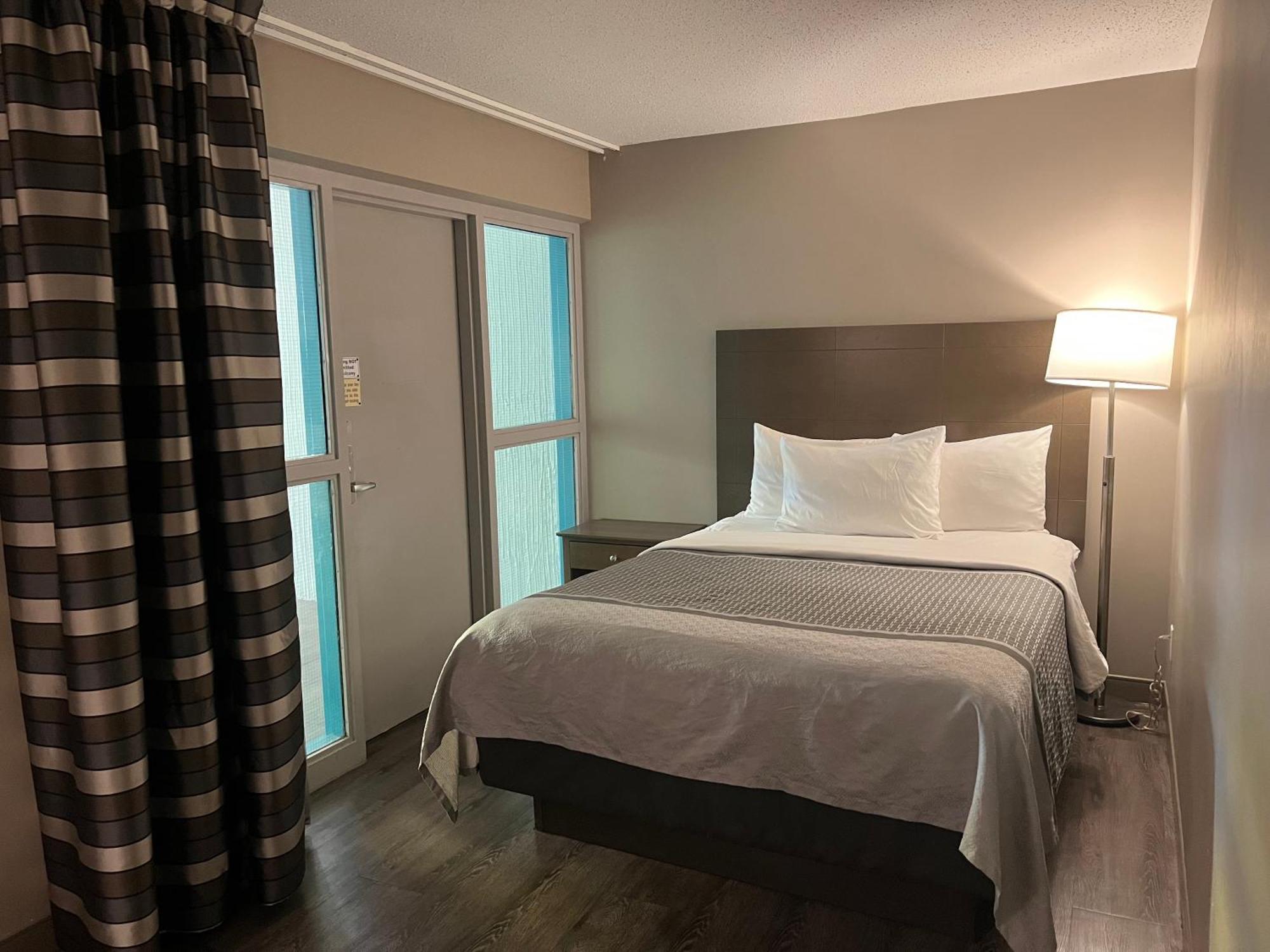 Travelodge Hotel By Wyndham Saskatoon Kültér fotó