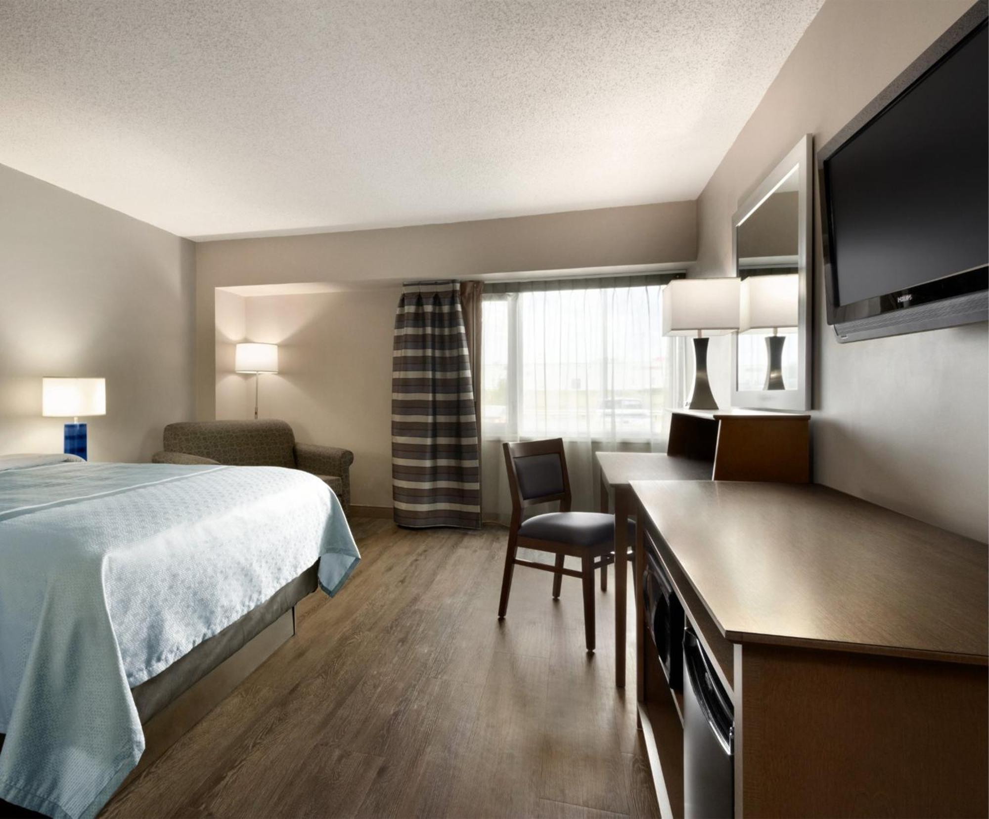 Travelodge Hotel By Wyndham Saskatoon Kültér fotó