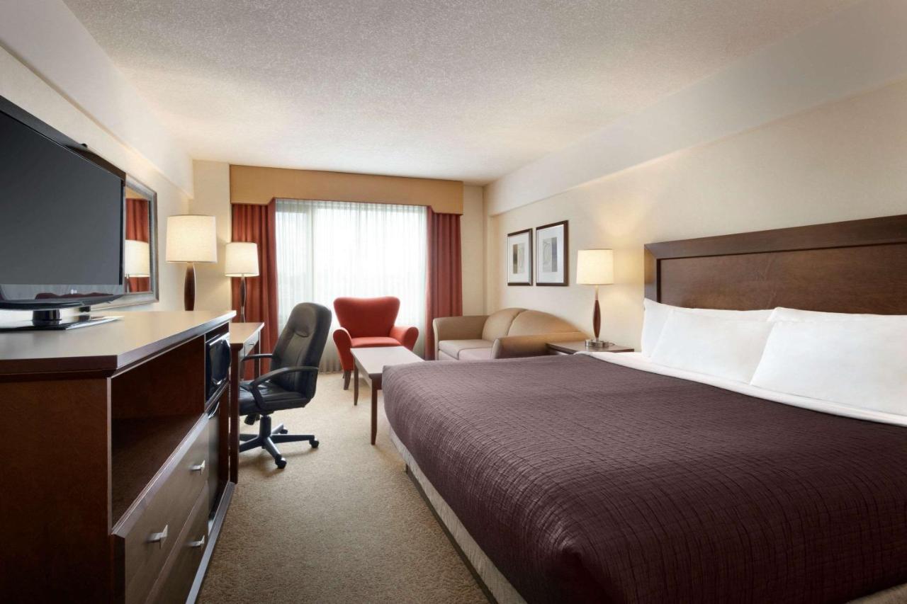 Travelodge Hotel By Wyndham Saskatoon Kültér fotó